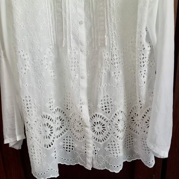 JOHNNY WAS White Embroidered Eyelet Tunic Top SZ M Adjustable Sleeves Pintuck - Picture 8 of 11